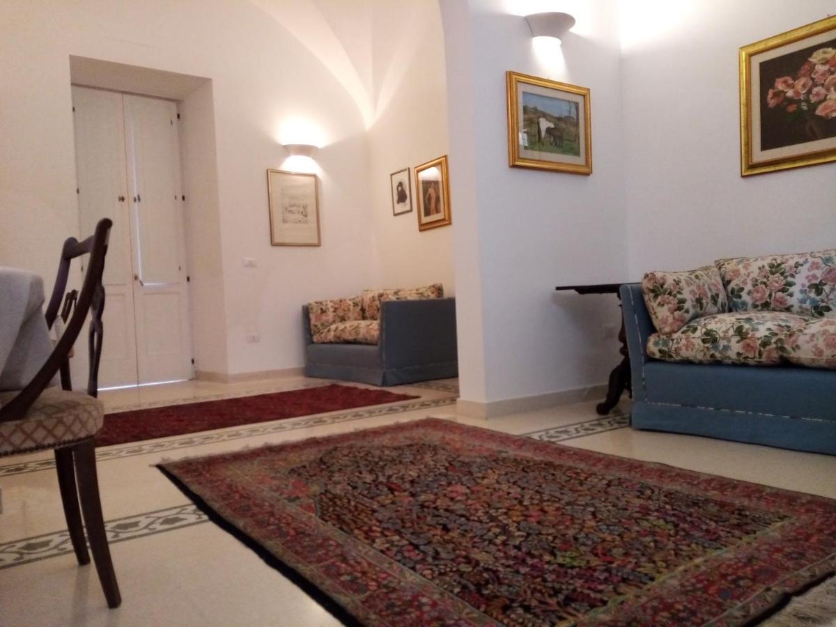 Dimora Storica Le Perle Bed and Breakfast Lecce Exteriör bild