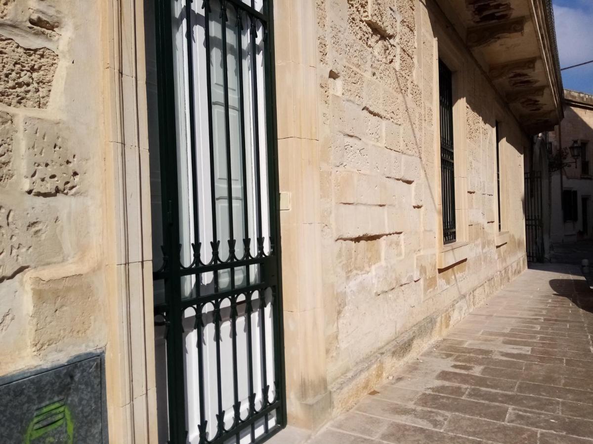 Dimora Storica Le Perle Bed and Breakfast Lecce Exteriör bild