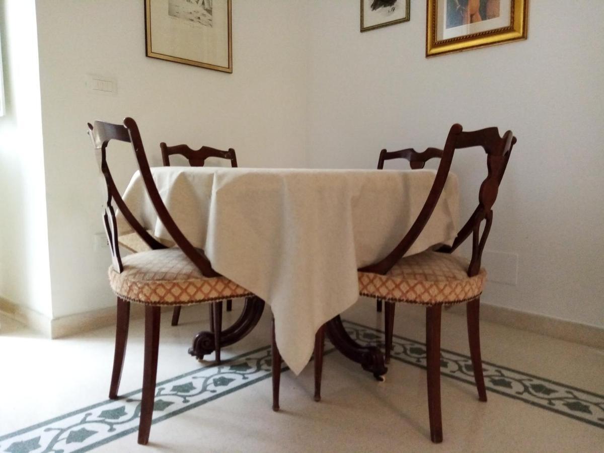 Dimora Storica Le Perle Bed and Breakfast Lecce Exteriör bild
