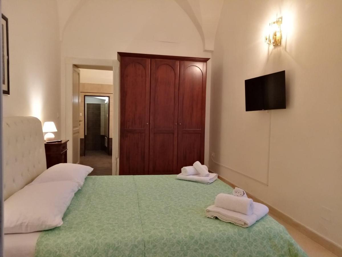Dimora Storica Le Perle Bed and Breakfast Lecce Exteriör bild
