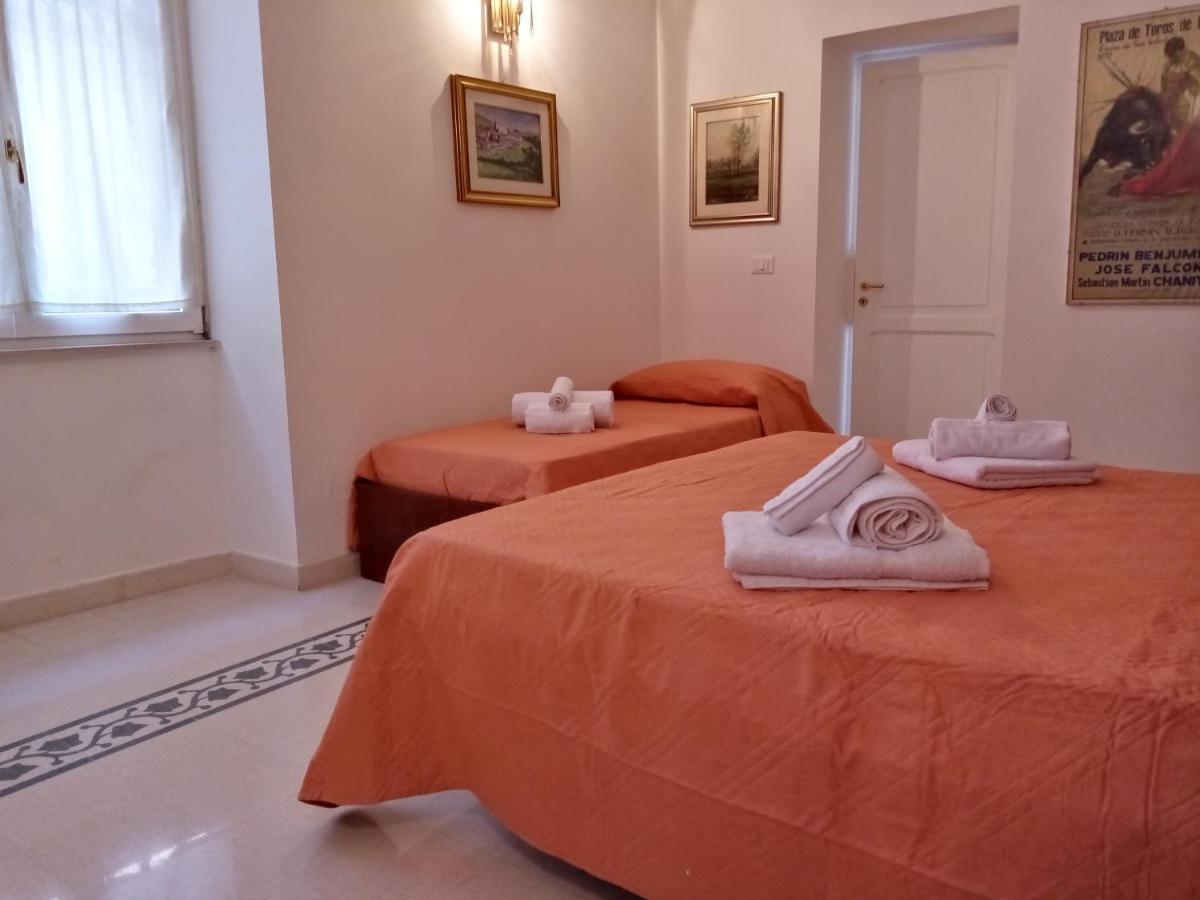 Dimora Storica Le Perle Bed and Breakfast Lecce Exteriör bild