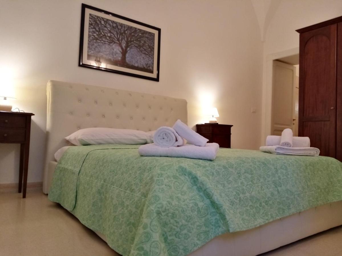 Dimora Storica Le Perle Bed and Breakfast Lecce Exteriör bild