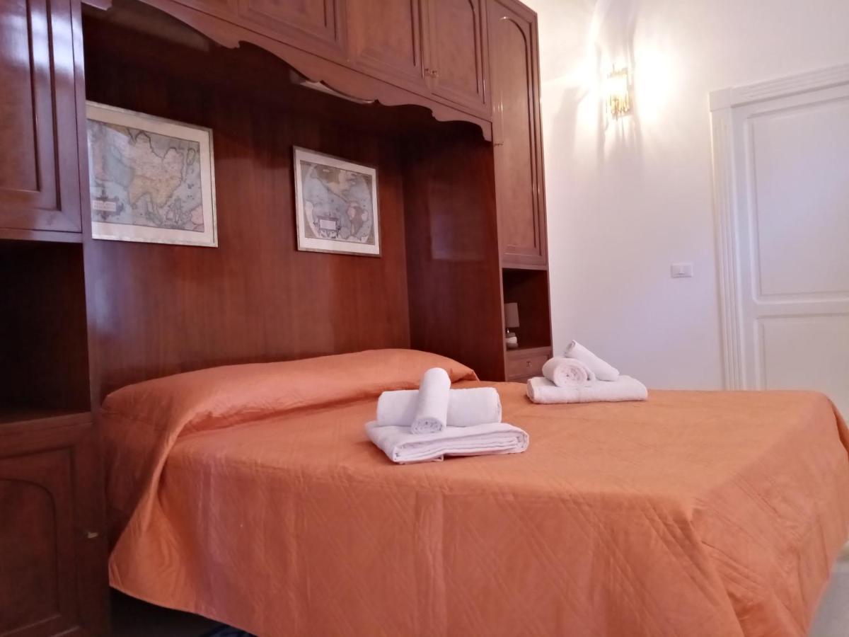 Dimora Storica Le Perle Bed and Breakfast Lecce Exteriör bild
